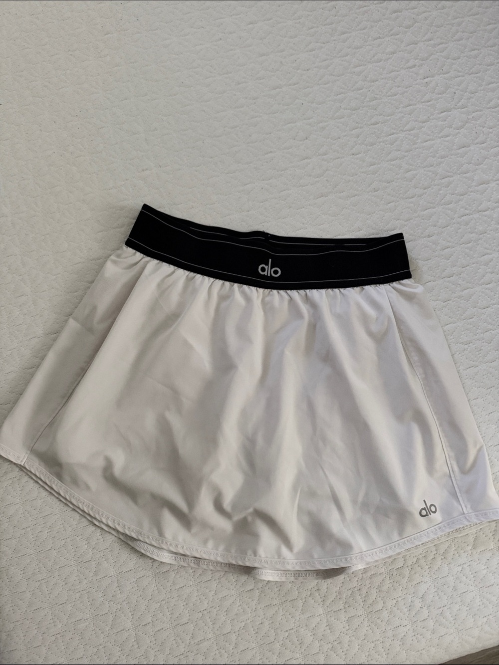 ALO Yoga White Skort with Black Elastic Waistband